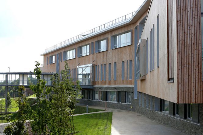 Lycée des Mauges, verdure et ossature bois