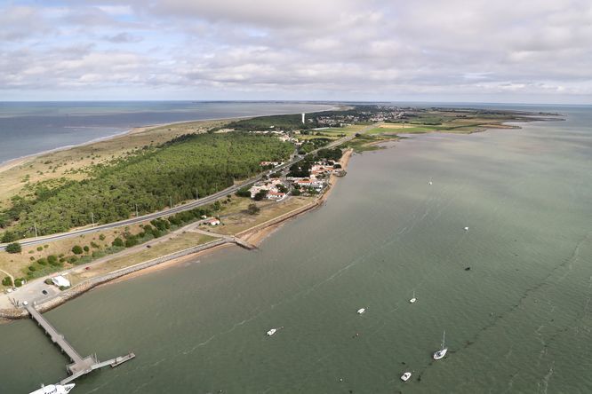 Vue aérienne de l'île de Noirmoutier à partir de Fromentine